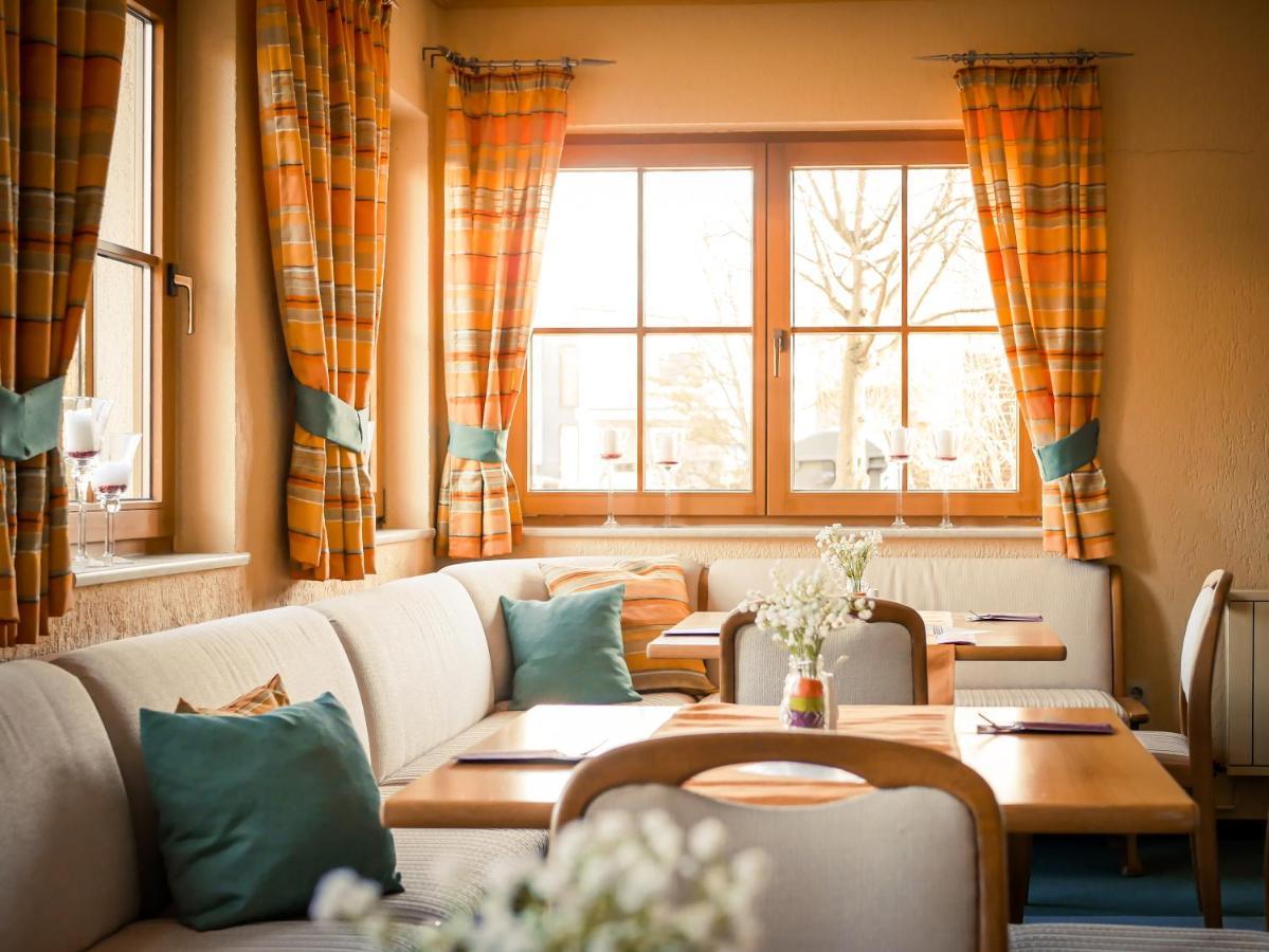 Schneiderlein Hotel Limbach-Oberfrohna ภายนอก รูปภาพ