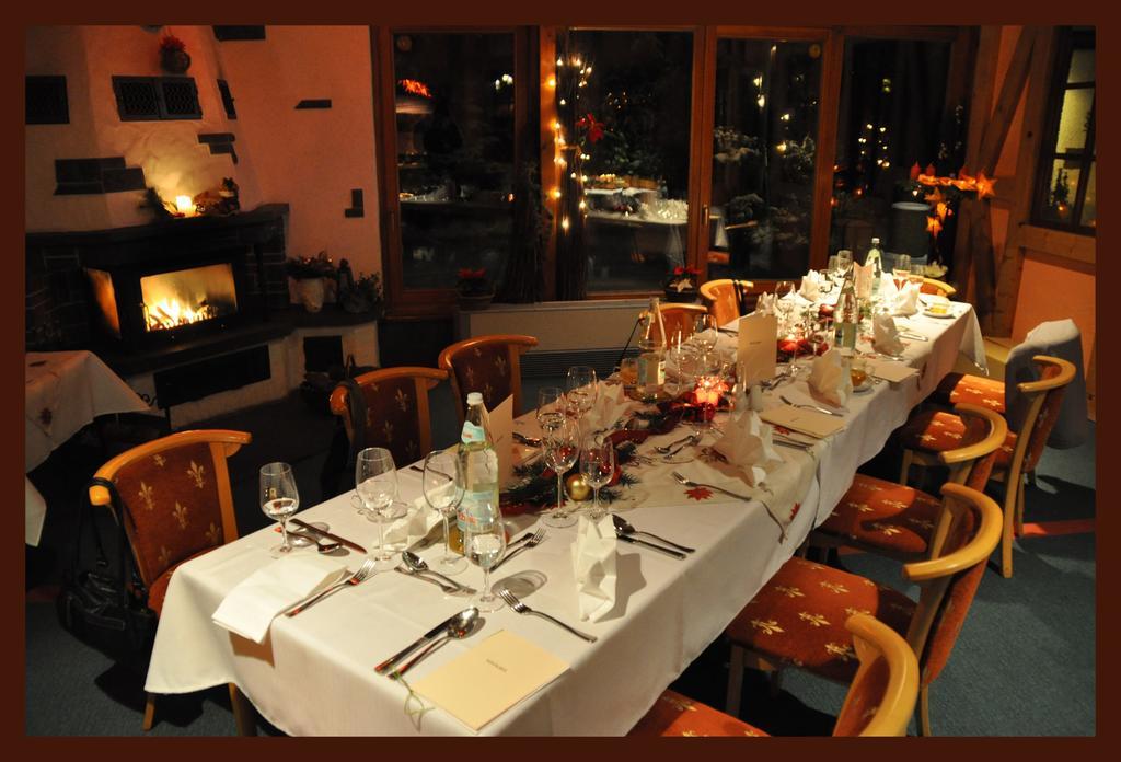 Schneiderlein Hotel Limbach-Oberfrohna ภายนอก รูปภาพ